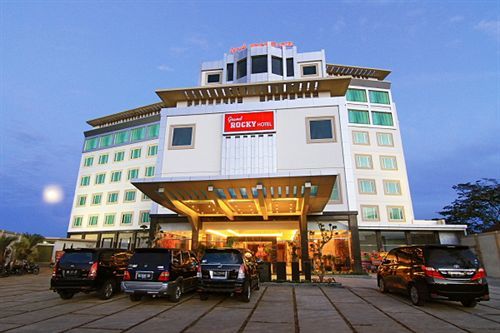 Grand Rocky Hotel Bukittinggi Bagian luar foto