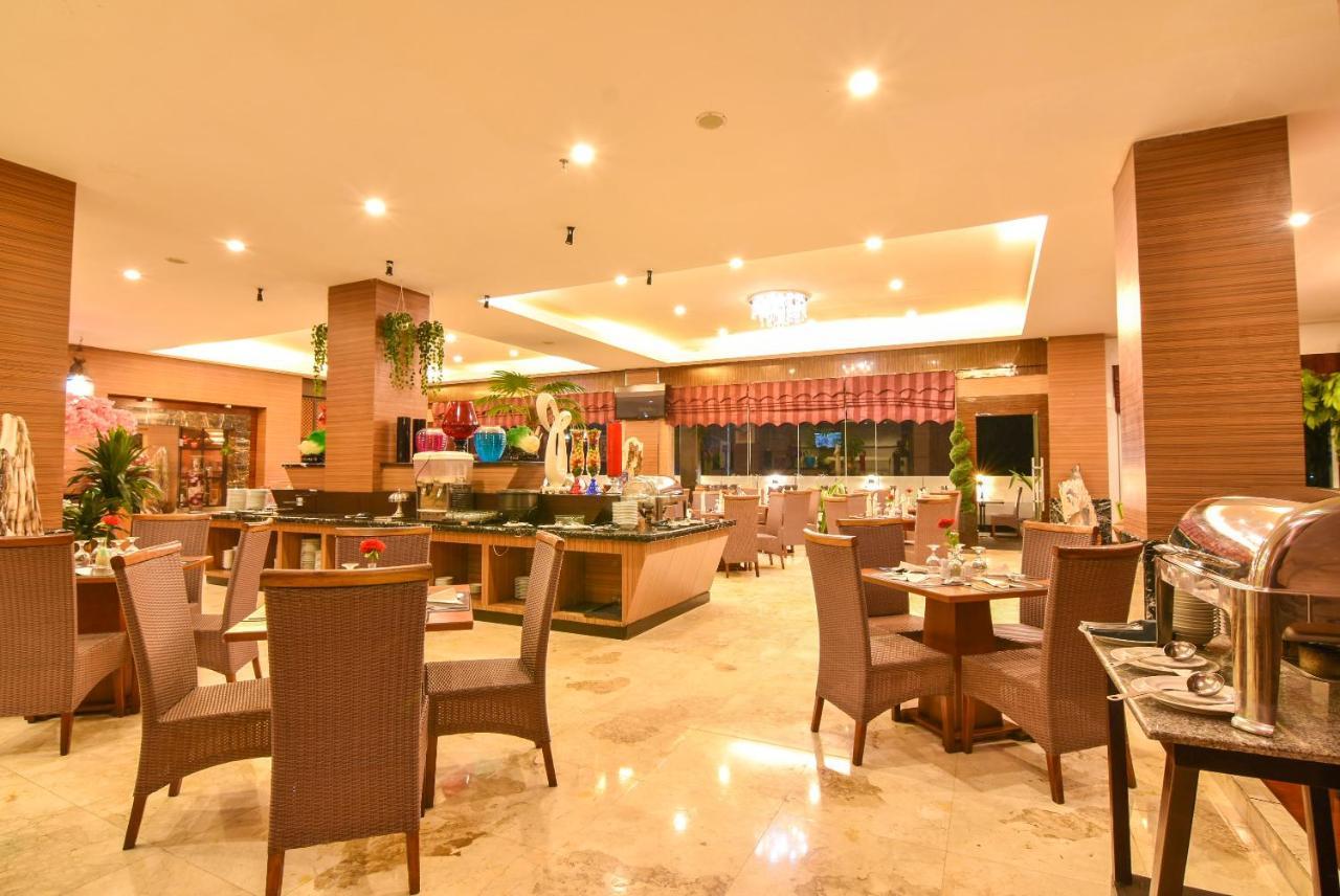 Grand Rocky Hotel Bukittinggi Bagian luar foto